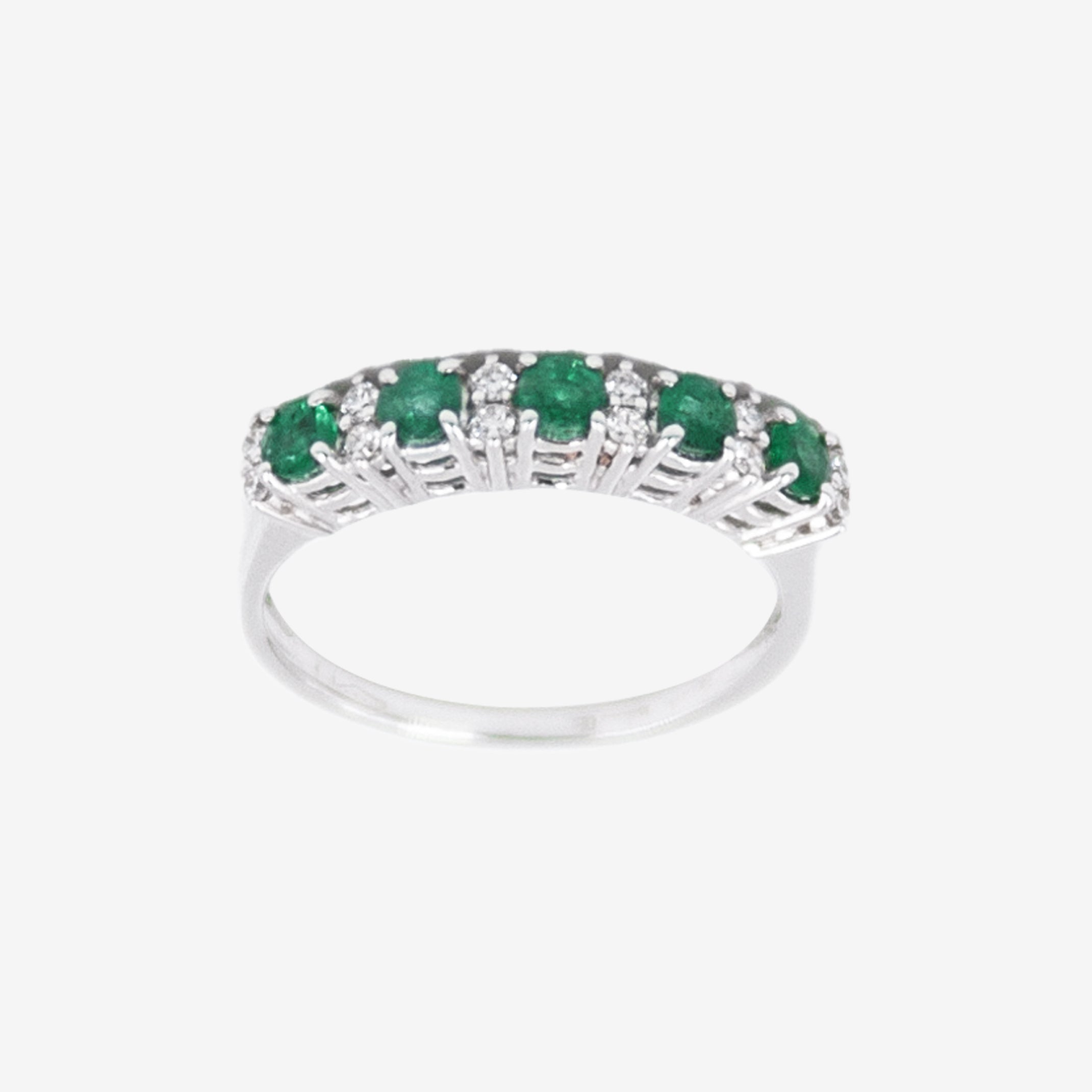 Exquisite emerald store ring